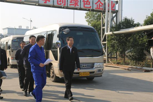 傾情關(guān)懷 貼心服務(wù) 市委書記、市長(zhǎng)陳天富帶隊(duì)視察仁華環(huán)保整改